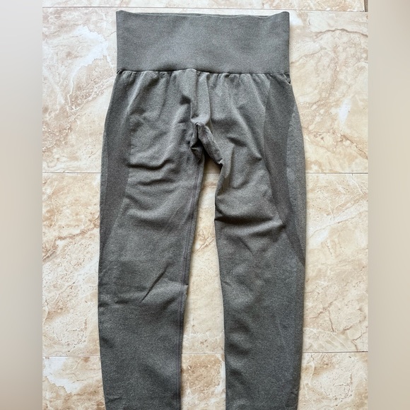 NVGTN Khaki Green Curve Seamless Leggings - Picture 1 of 13